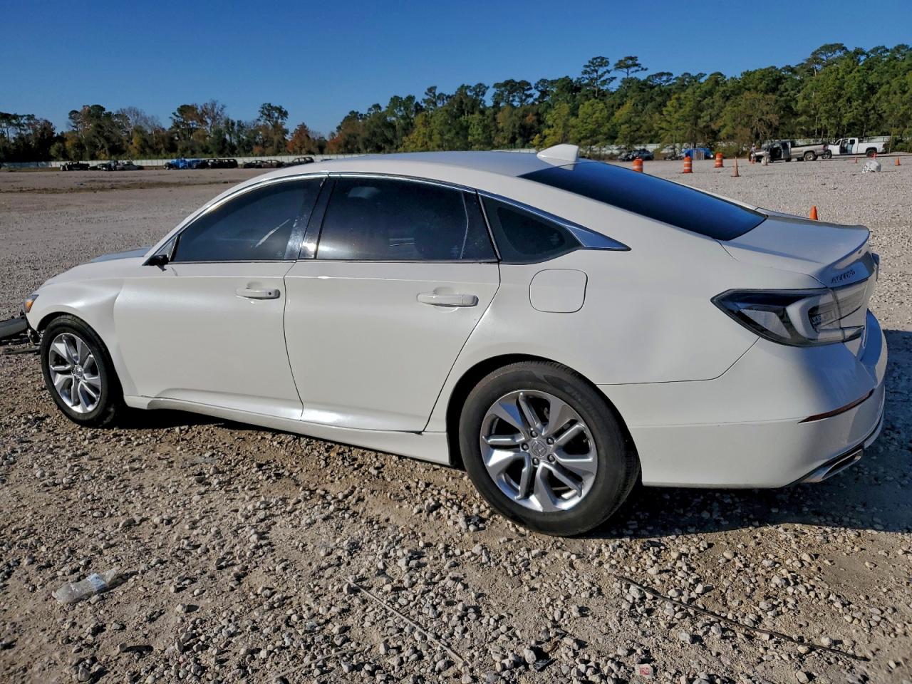 2018 HONDA ACCORD LX photo 2