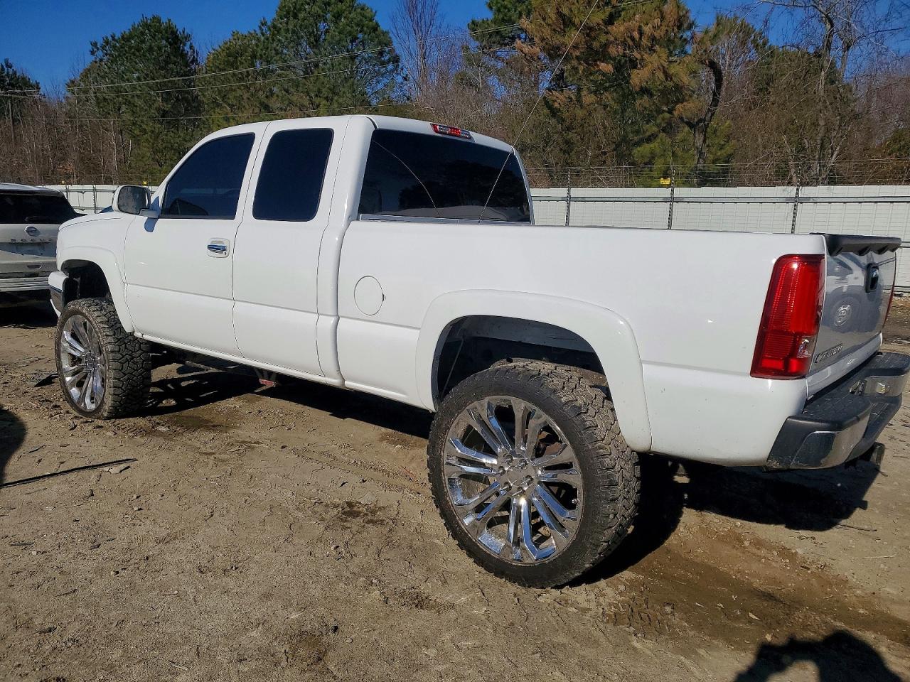 2007 CHEVROLET SILVERADO K1500 CLASSIC photo 3