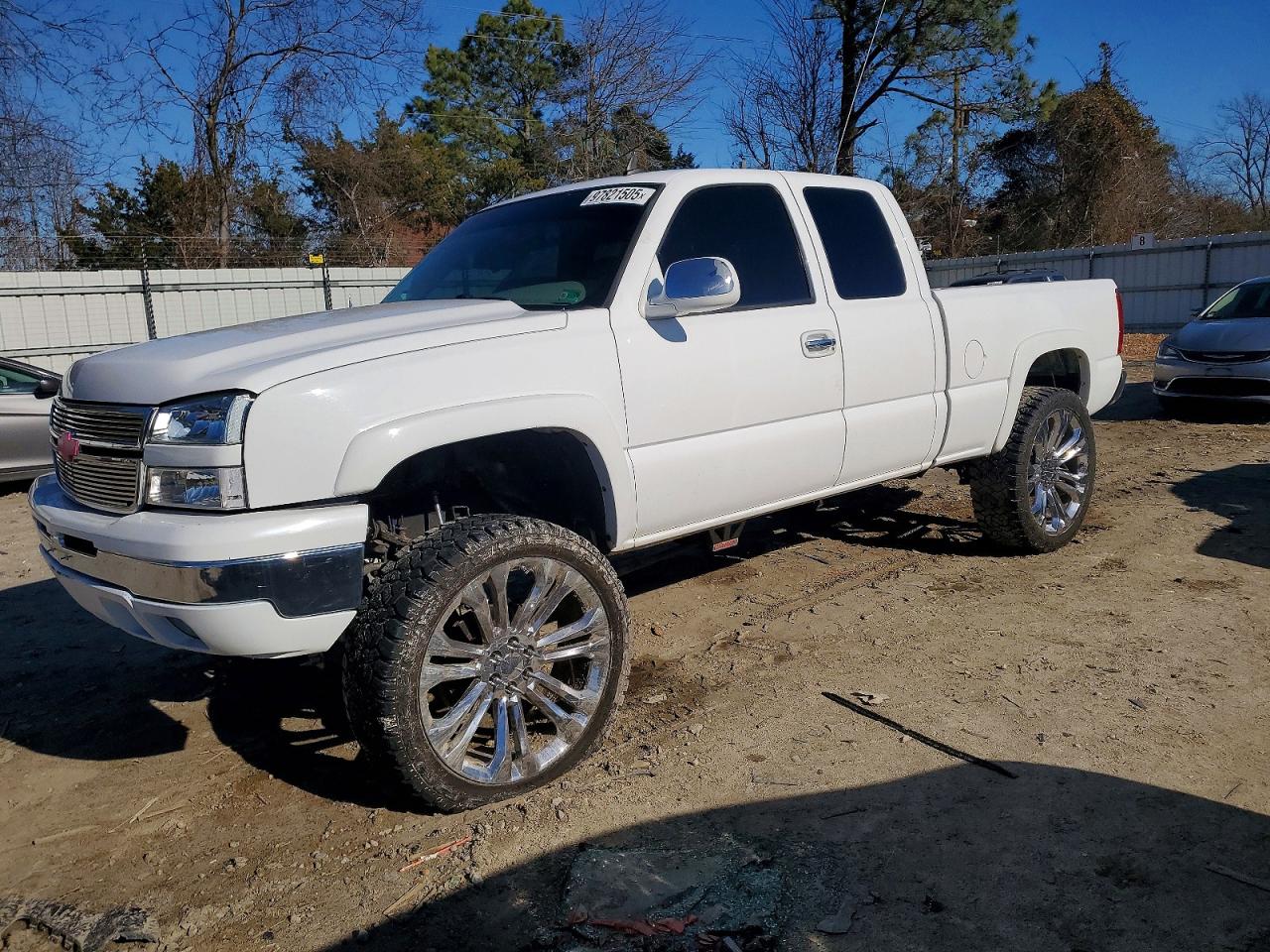 2007 CHEVROLET SILVERADO K1500 CLASSIC photo 2