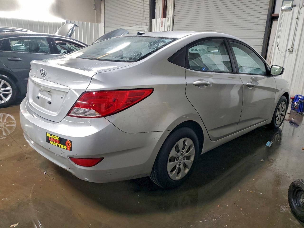 2015 HYUNDAI ACCENT GLS photo 3