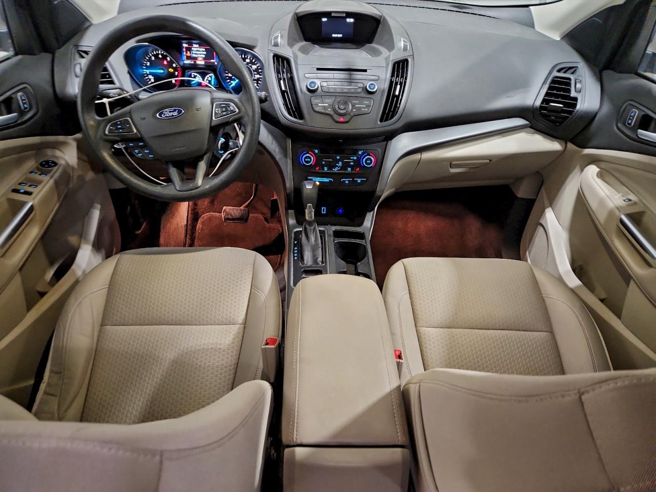 2017 FORD ESCAPE SE photo 8