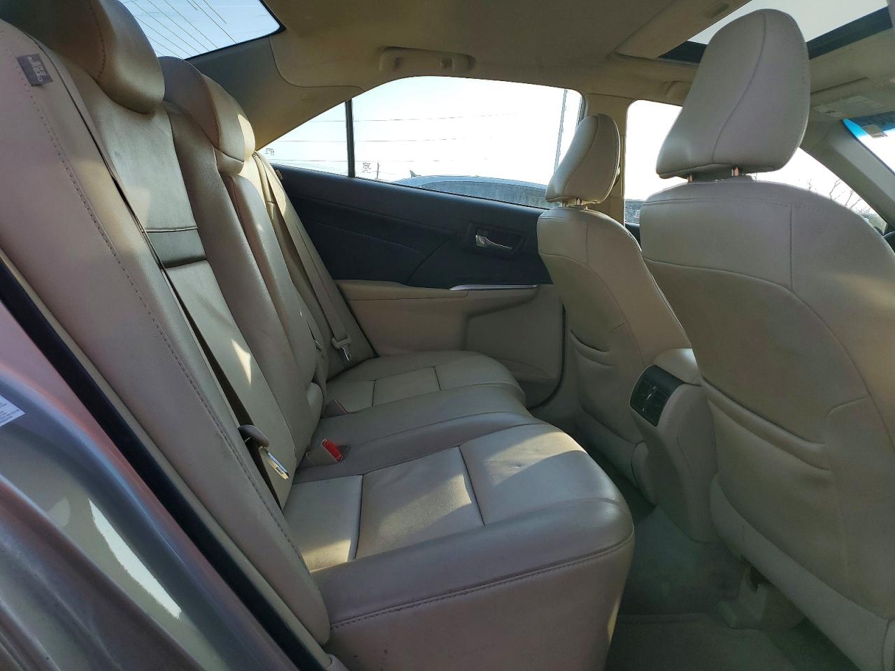 2014 TOYOTA CAMRY SE photo 10