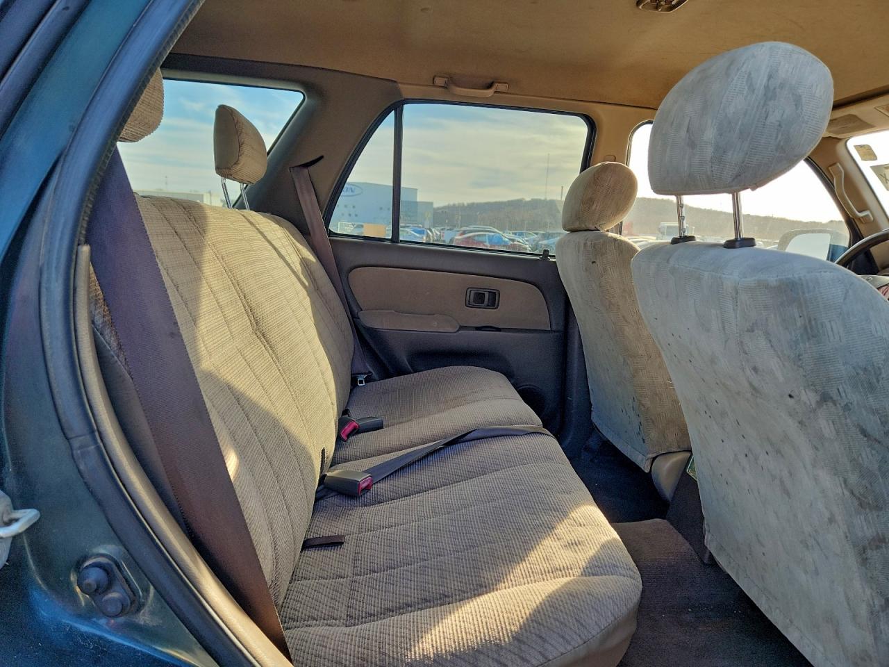 1996 TOYOTA 4RUNNER SR5 photo 11