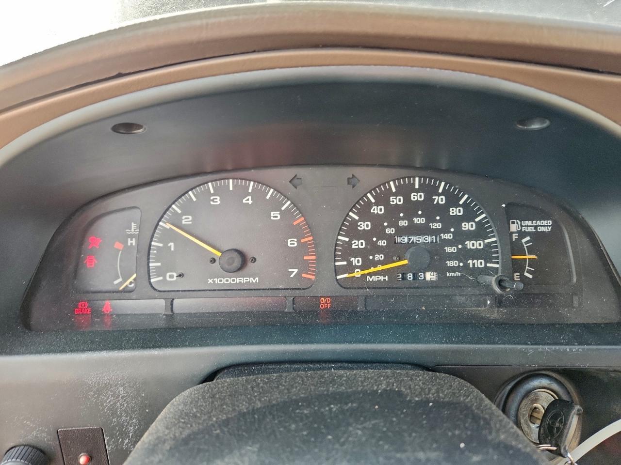 1996 TOYOTA 4RUNNER SR5 photo 9