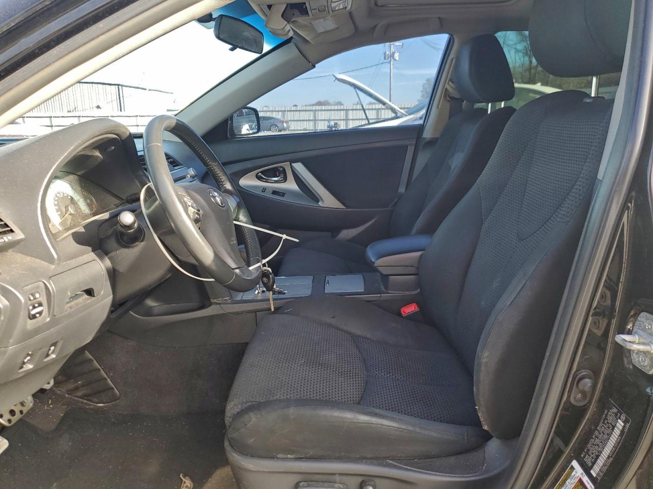2011 TOYOTA CAMRY BASE photo 7