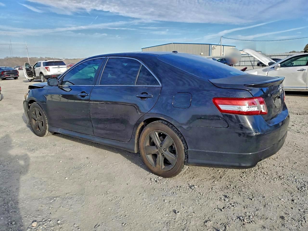 2011 TOYOTA CAMRY BASE photo 2