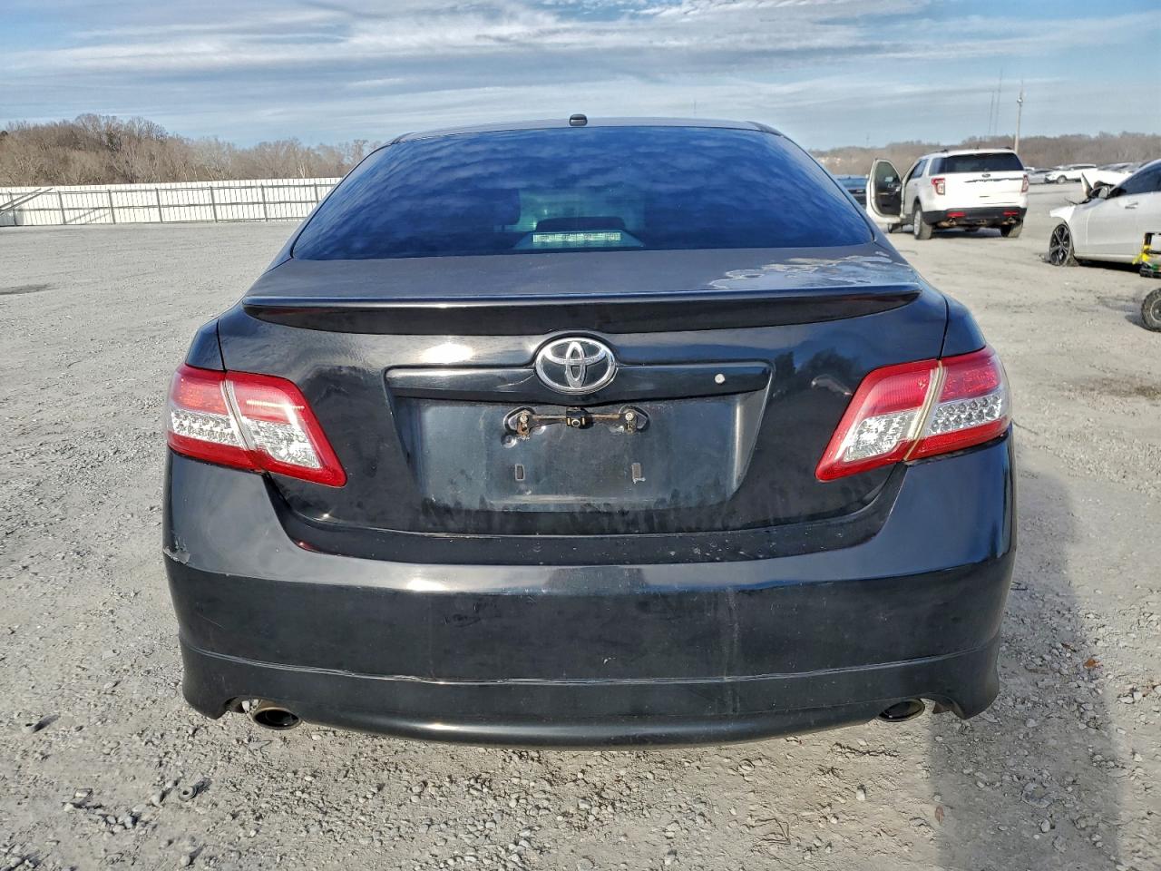 2011 TOYOTA CAMRY BASE photo 6