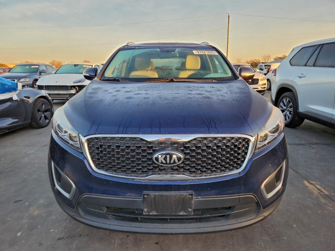 2017 KIA SORENTO photo 5