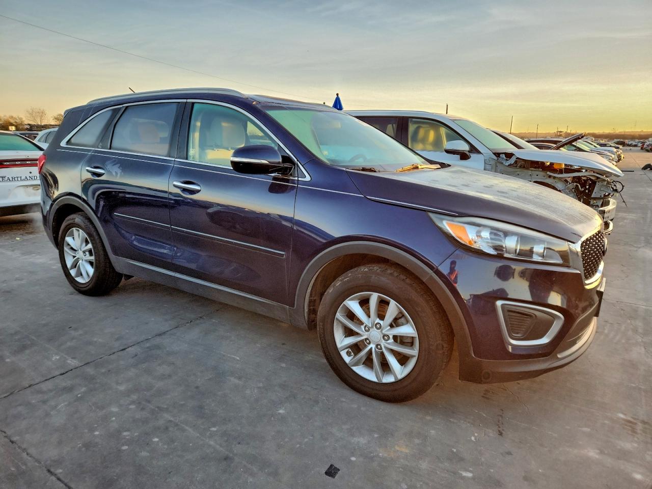 2017 KIA SORENTO photo 4