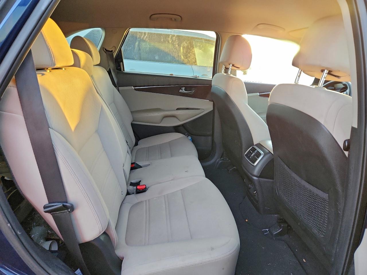 2017 KIA SORENTO photo 11