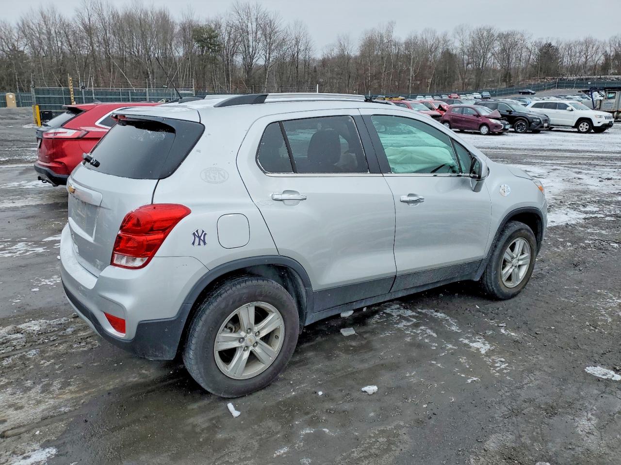 2019 CHEVROLET TRAX 1LT photo 3