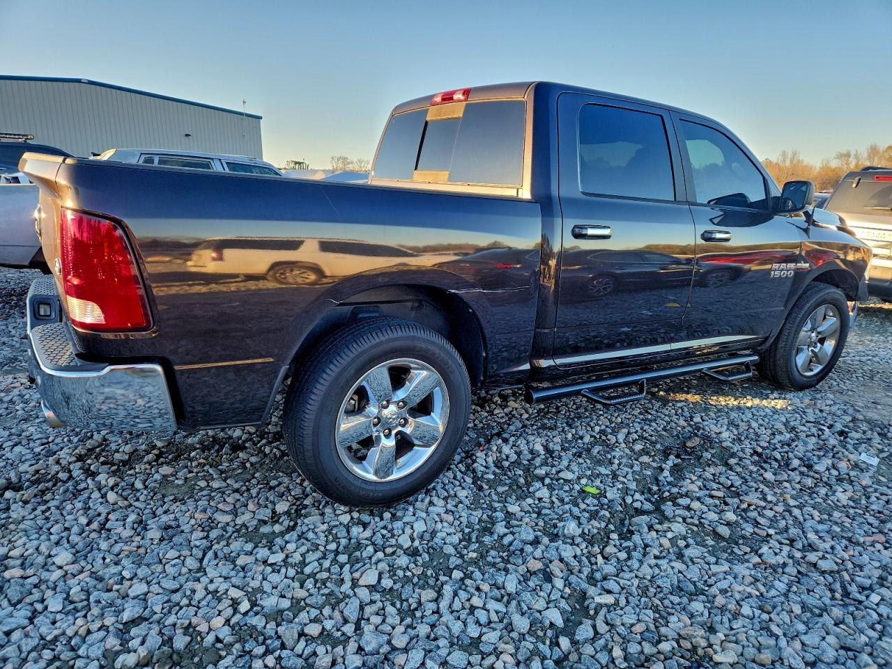 2017 RAM 1500 SLT photo 3