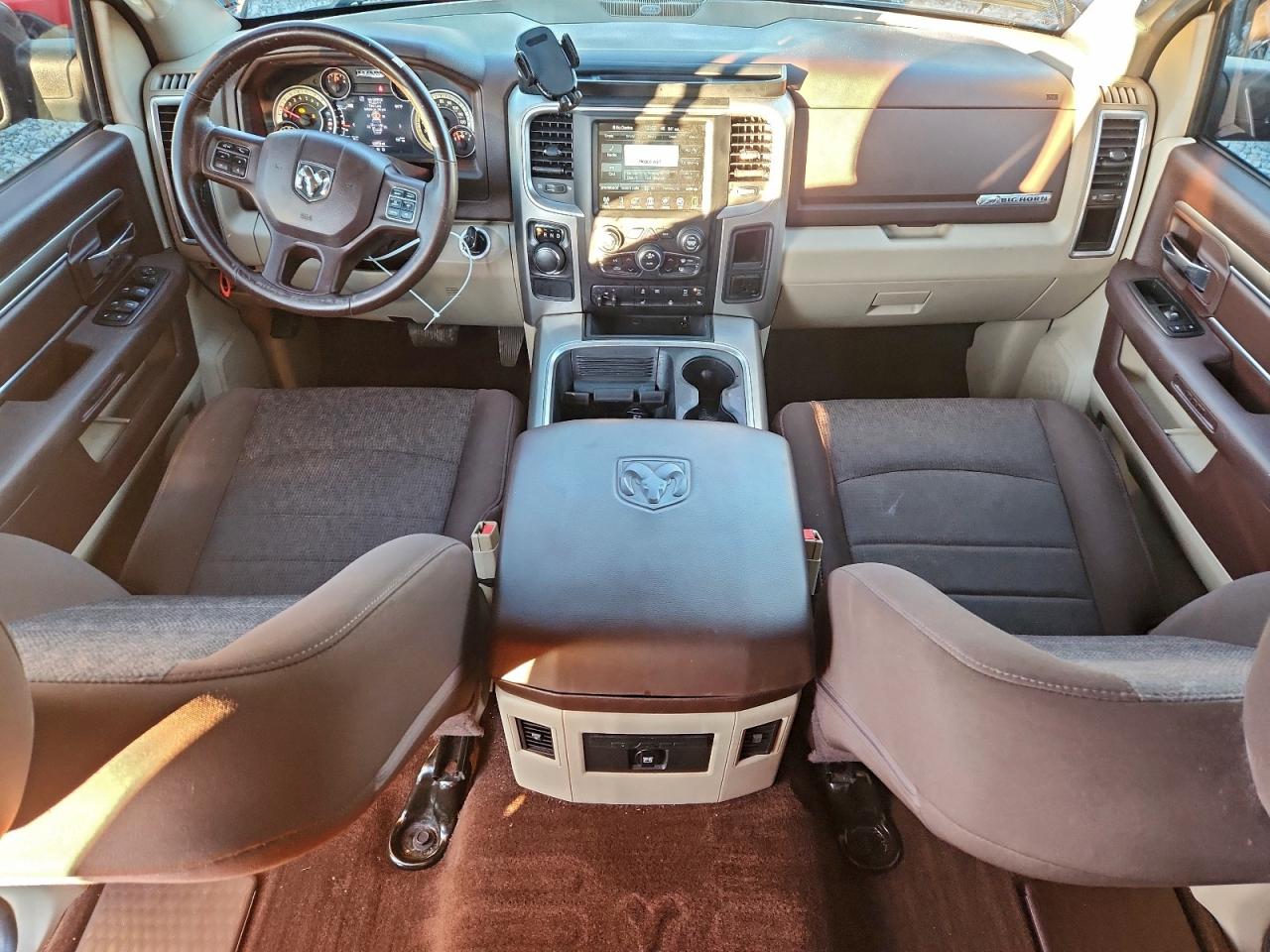 2017 RAM 1500 SLT photo 8