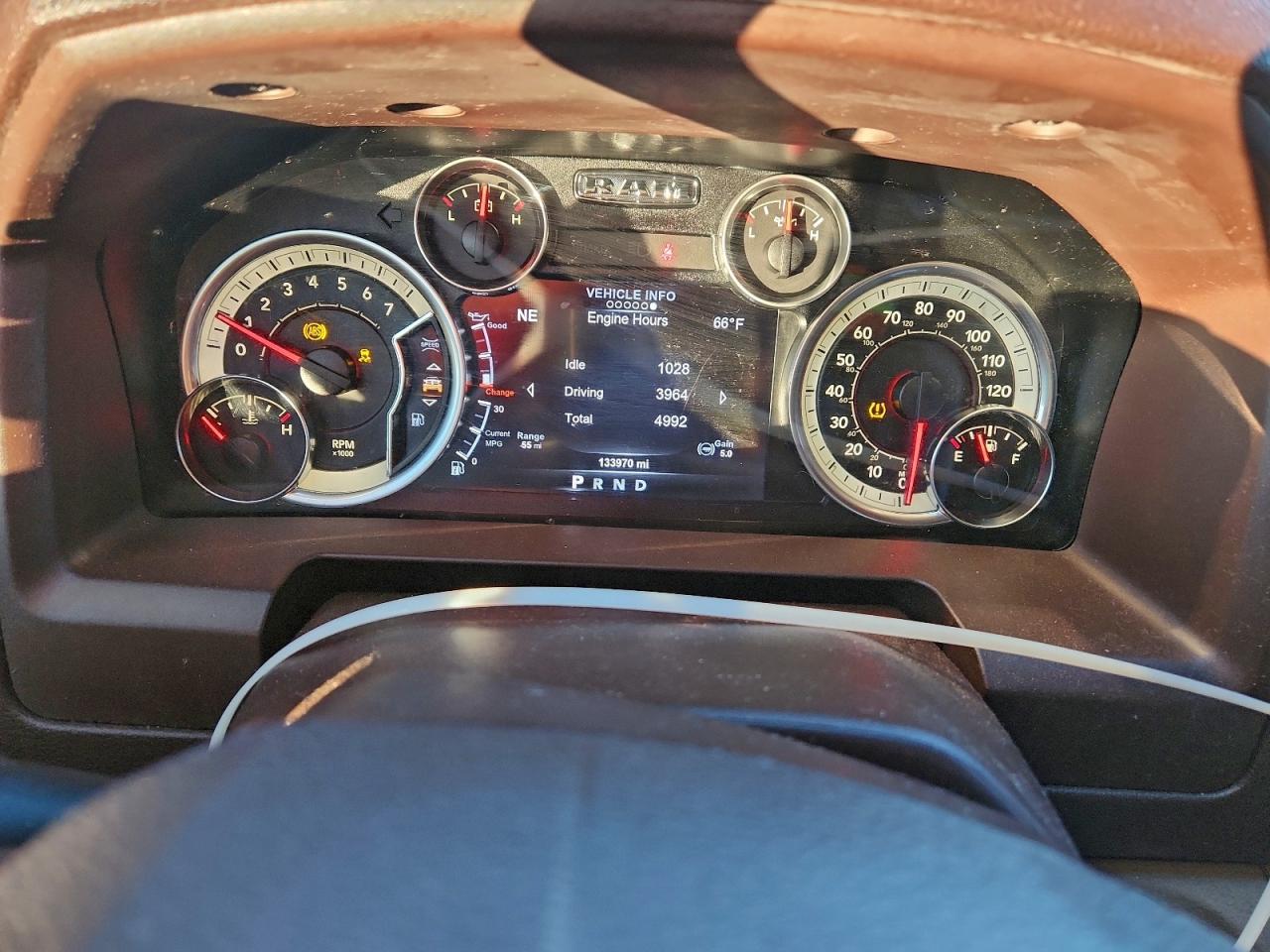 2017 RAM 1500 SLT photo 9
