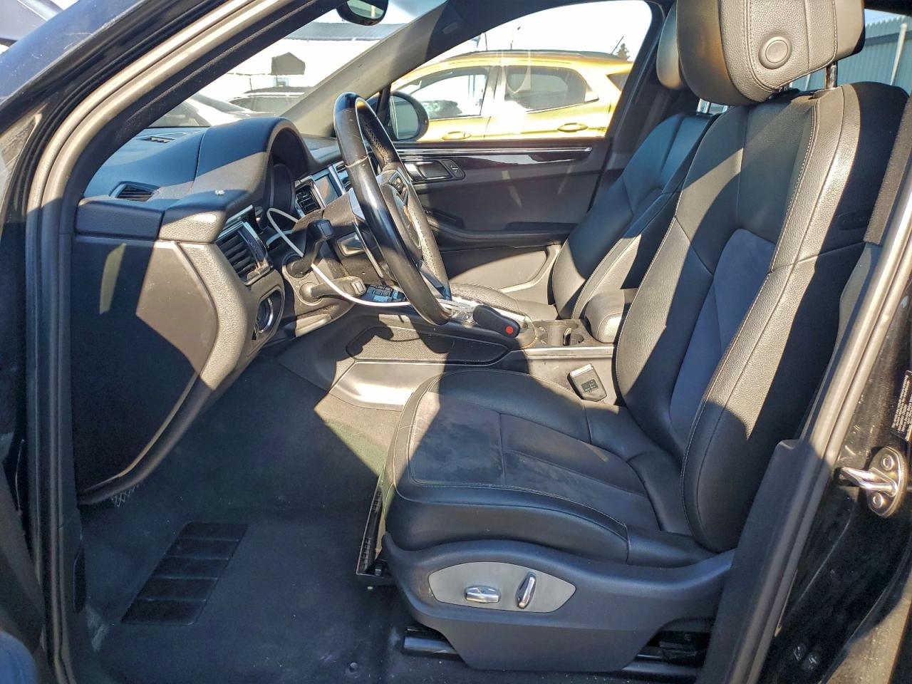 2015 PORSCHE MACAN S photo 7