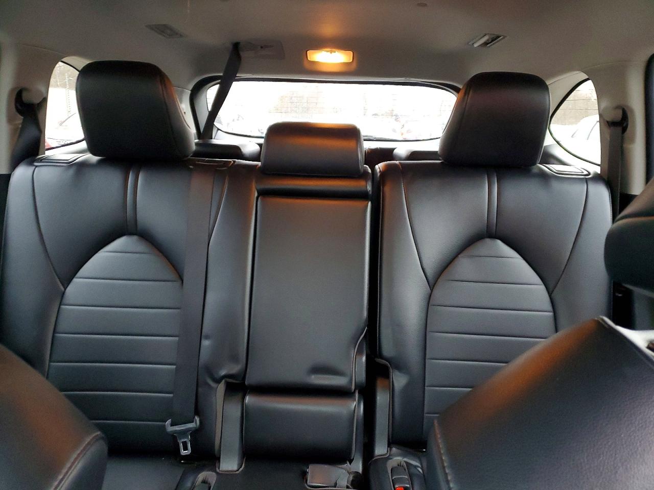 2022 TOYOTA HIGHLANDER XLE photo 10