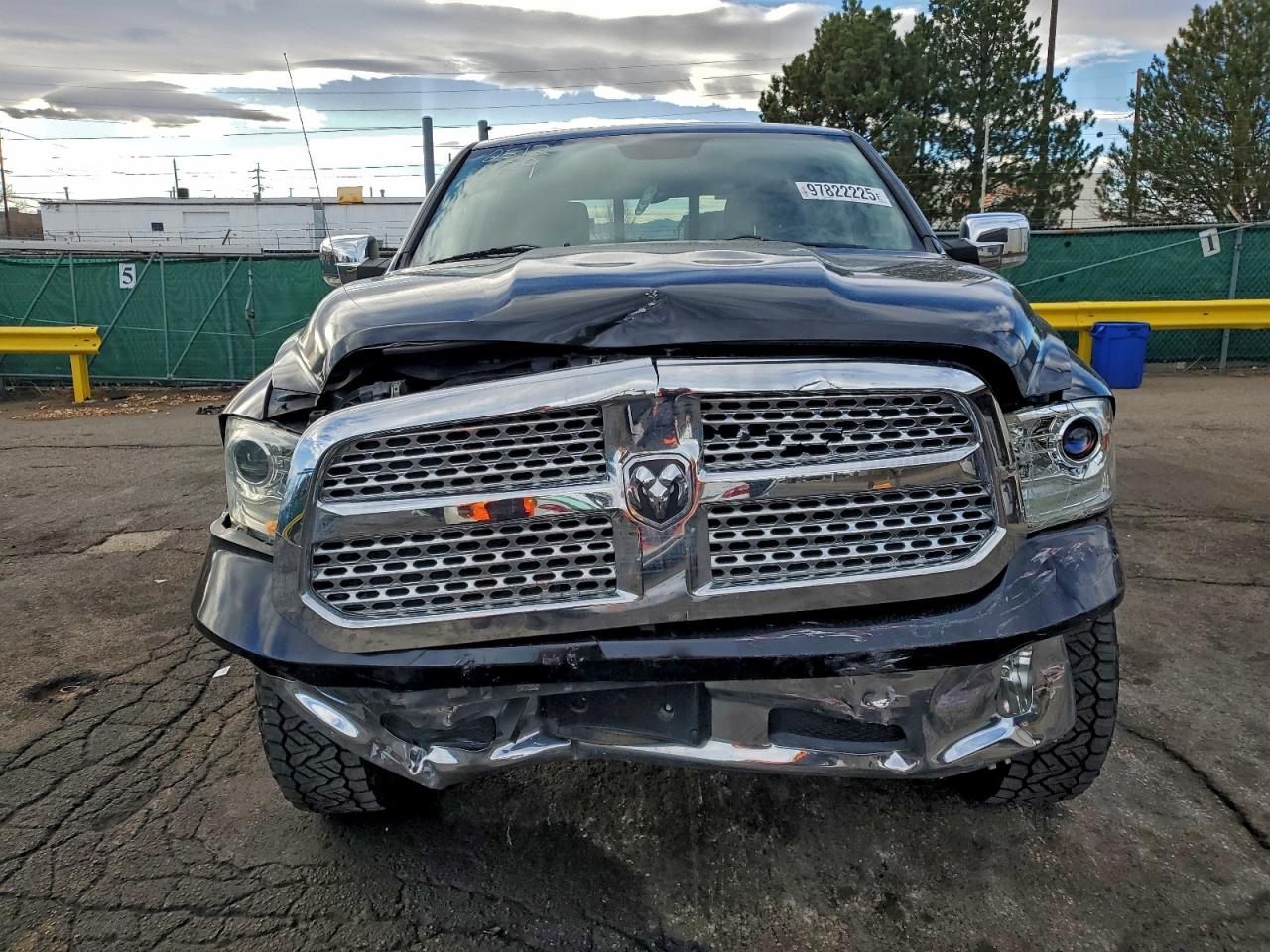 2016 RAM 1500 LARAMIE photo 5