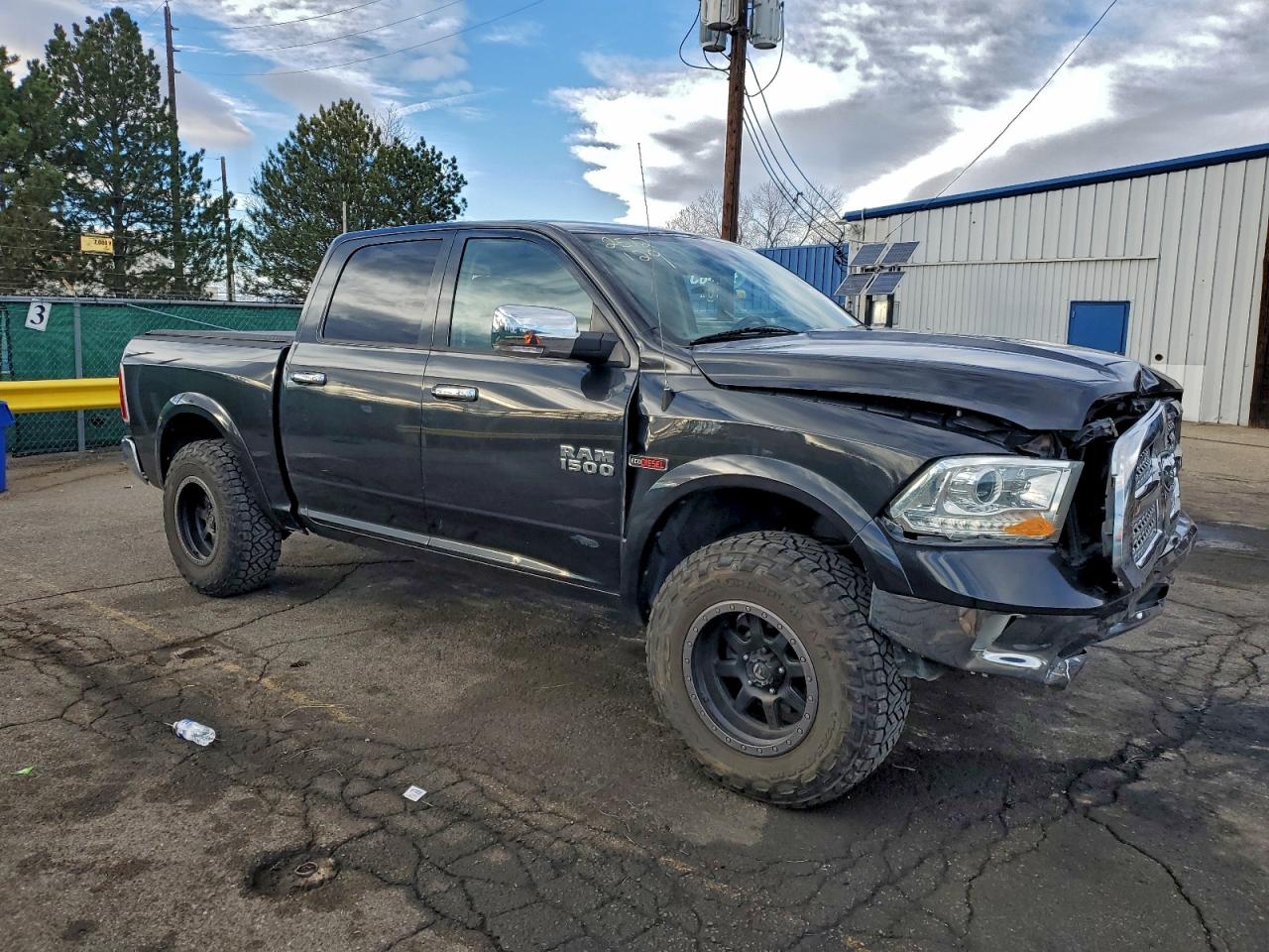 2016 RAM 1500 LARAMIE photo 4
