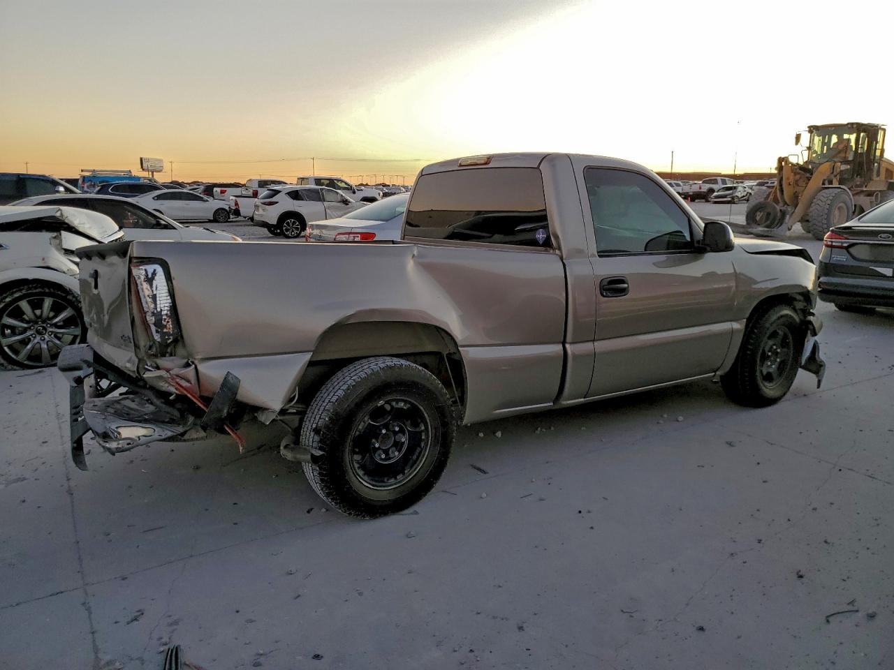 2002 CHEVROLET SILVERADO C1500 photo 3