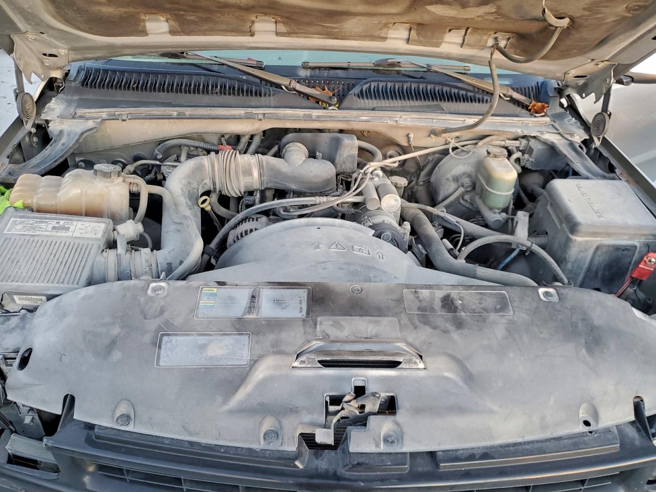 2002 CHEVROLET SILVERADO C1500 photo 11
