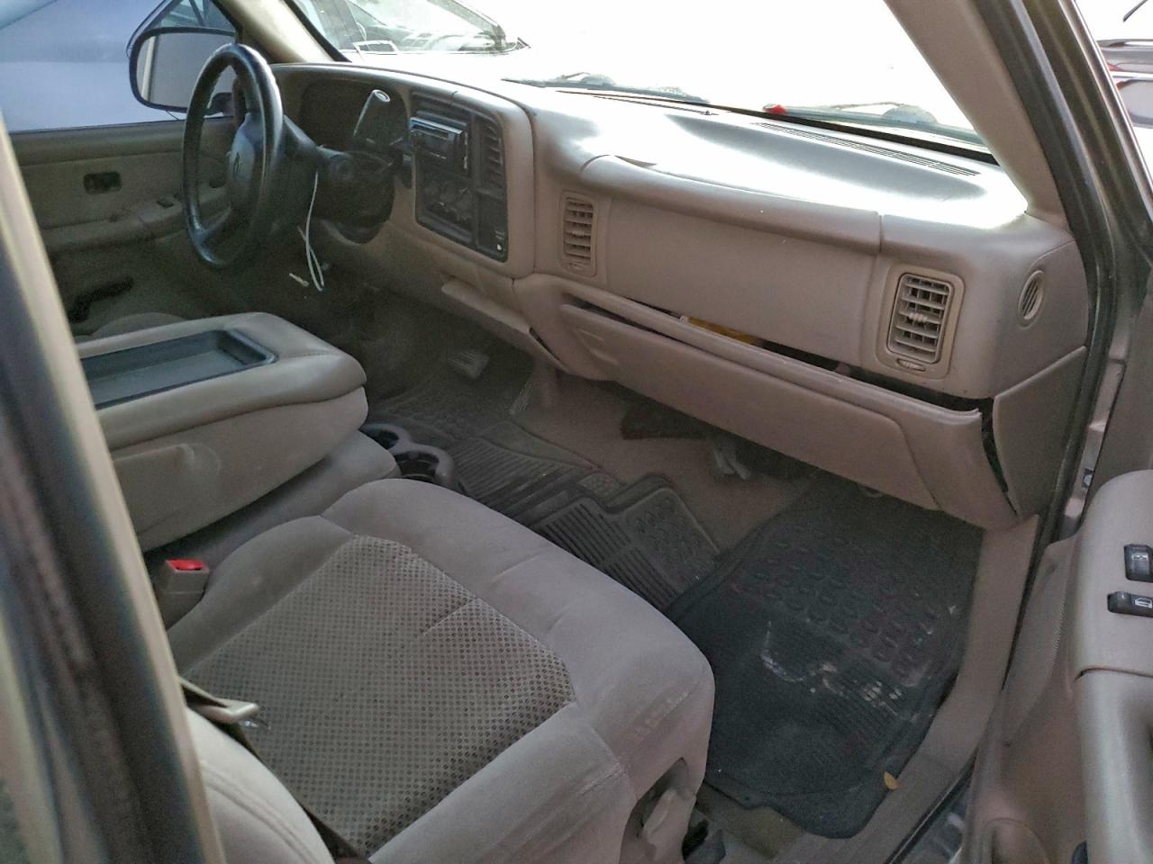 2002 CHEVROLET SILVERADO C1500 photo 10