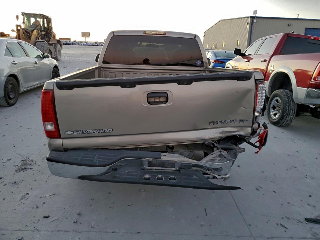 2002 CHEVROLET SILVERADO C1500 photo 6