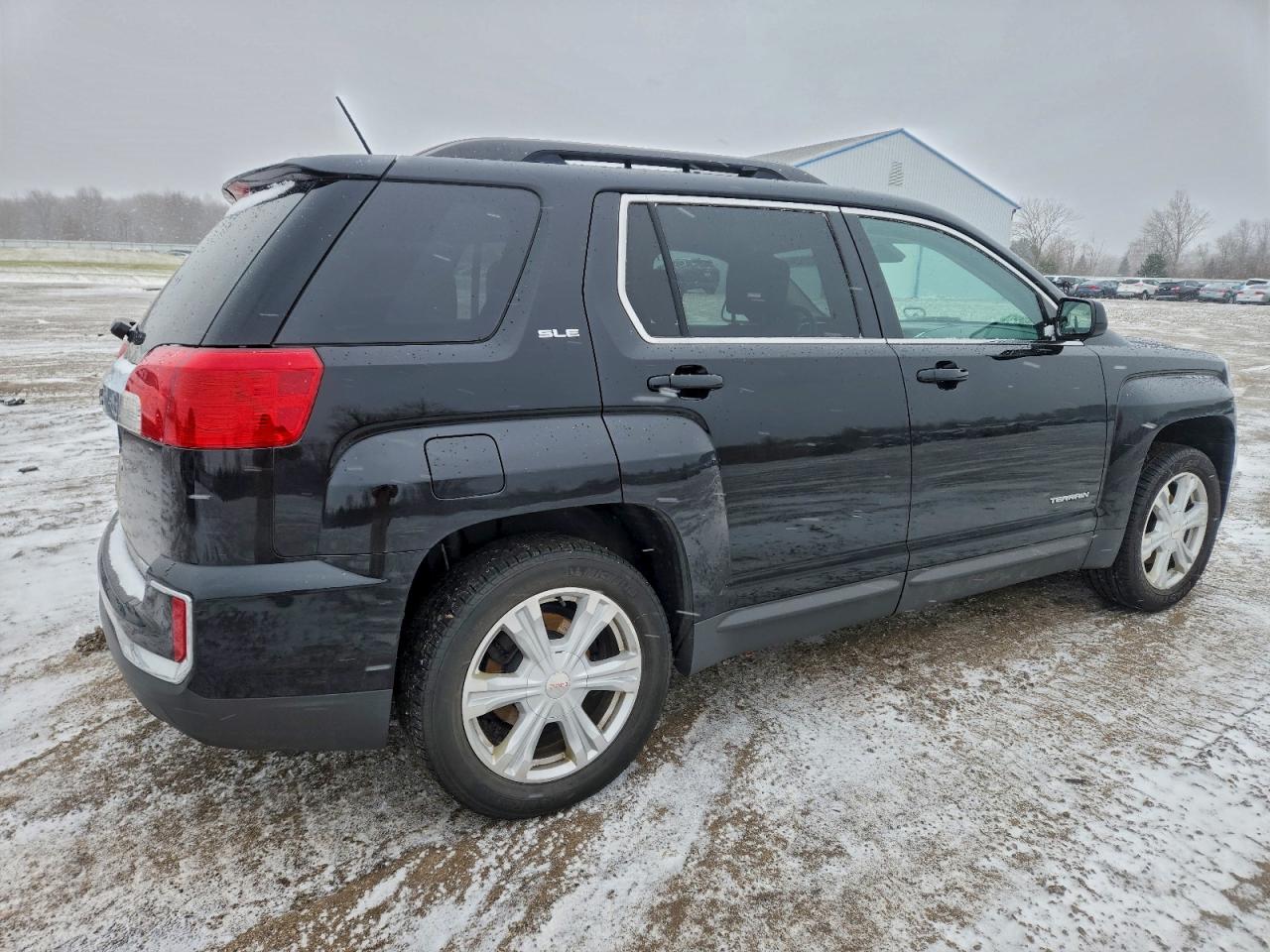 2017 GMC TERRAIN SLE photo 3