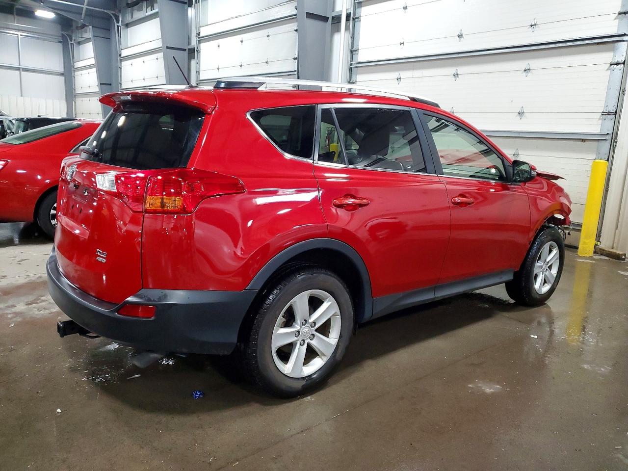2014 TOYOTA RAV4 XLE photo 3