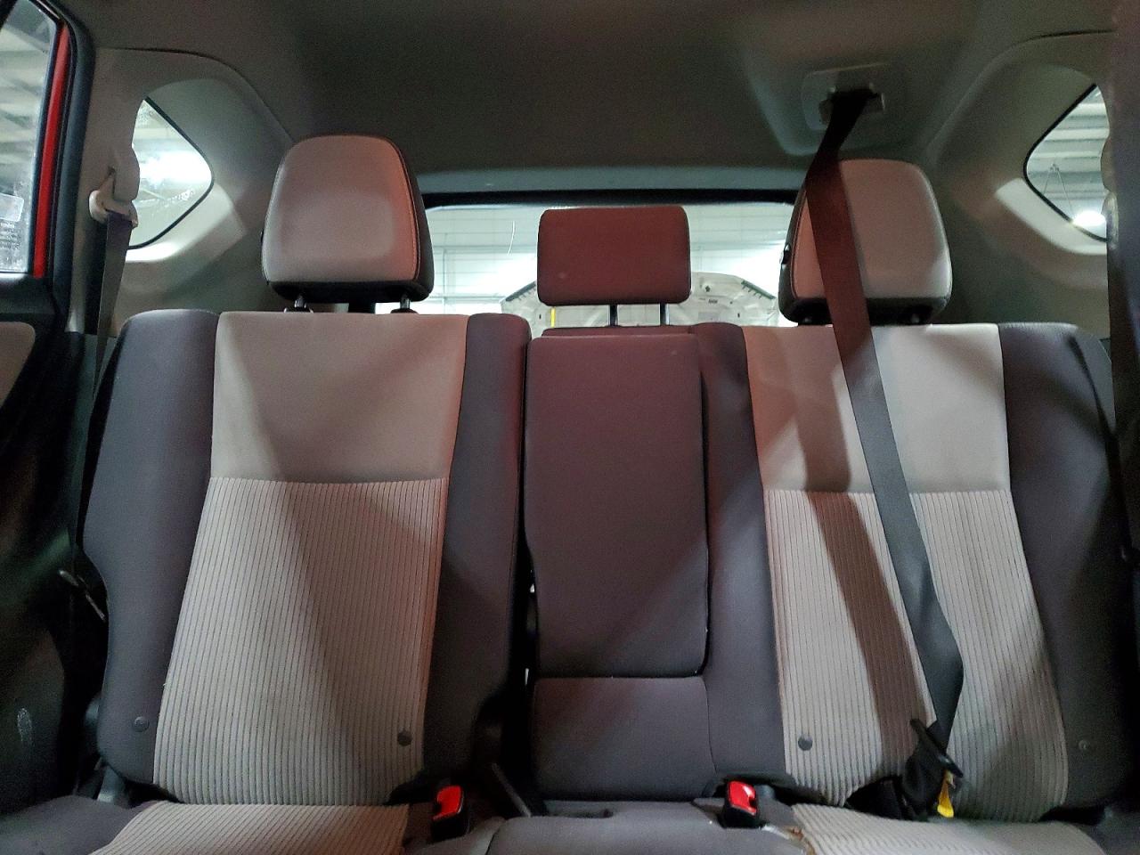 2014 TOYOTA RAV4 XLE photo 10