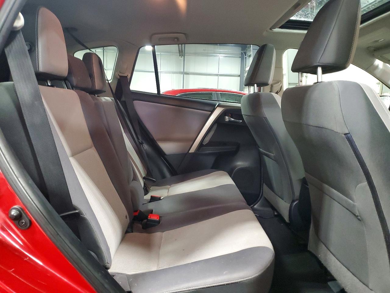 2014 TOYOTA RAV4 XLE photo 11