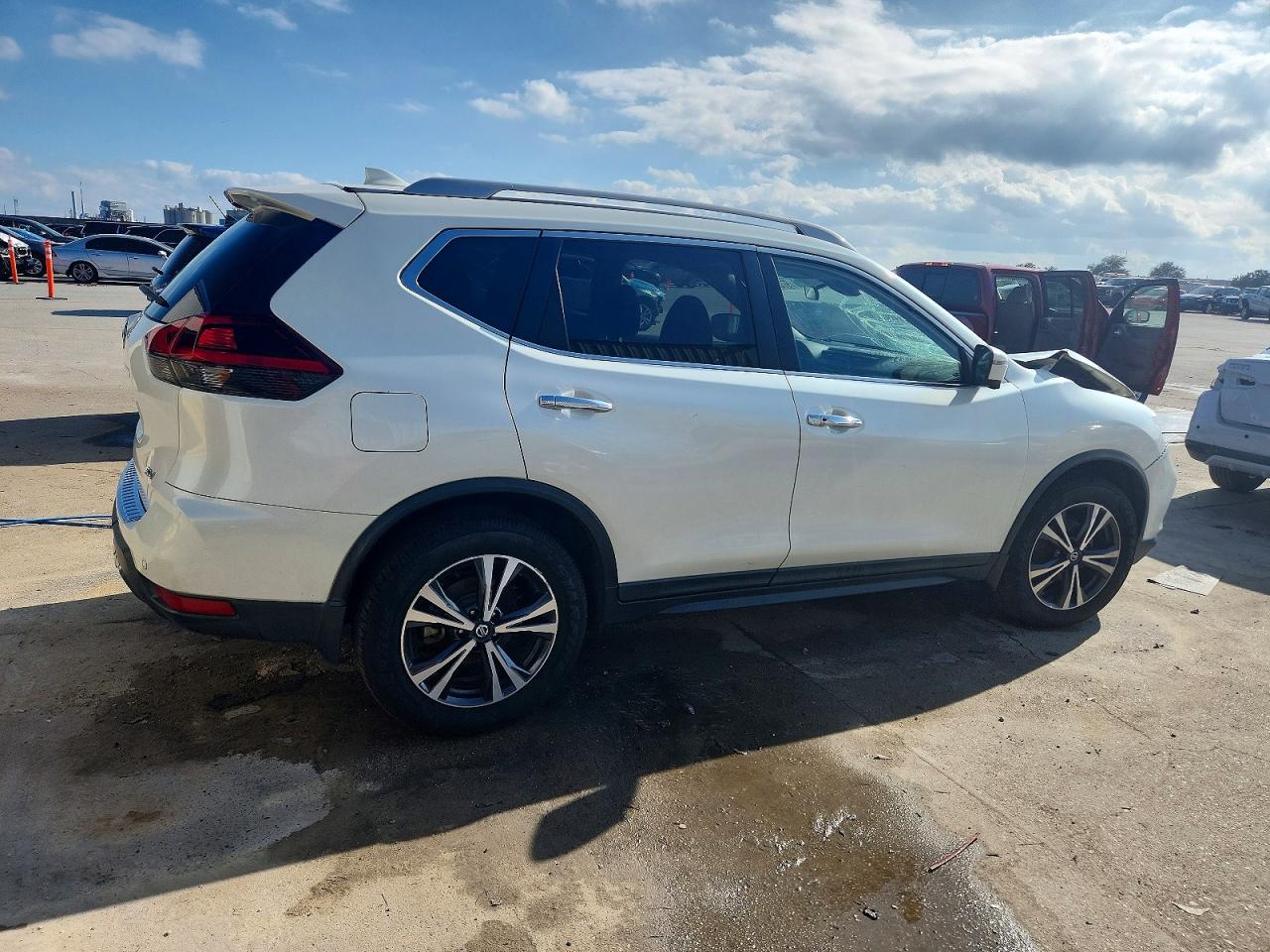 2020 NISSAN ROGUE S photo 3