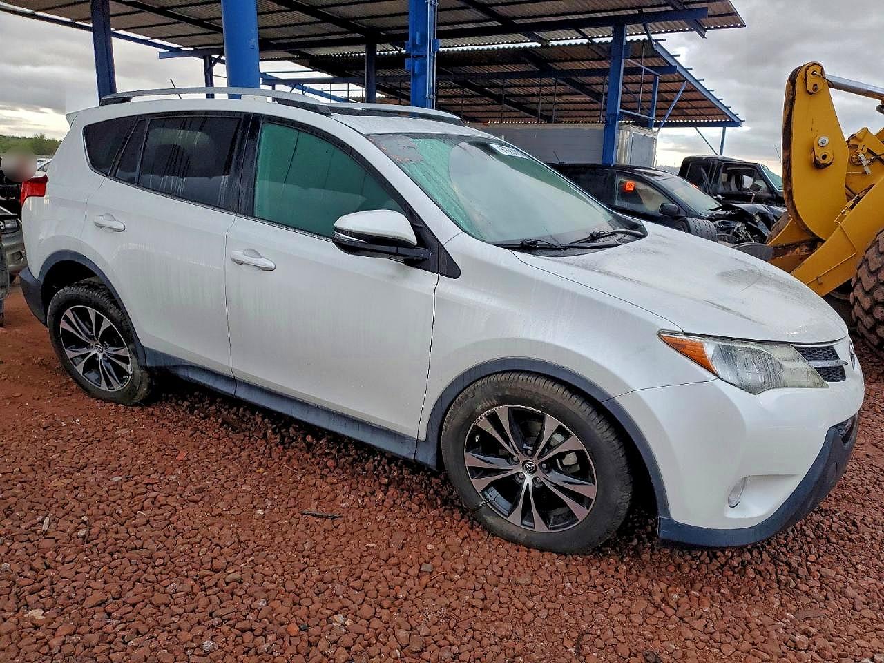 2015 TOYOTA RAV4 LIMITED photo 4