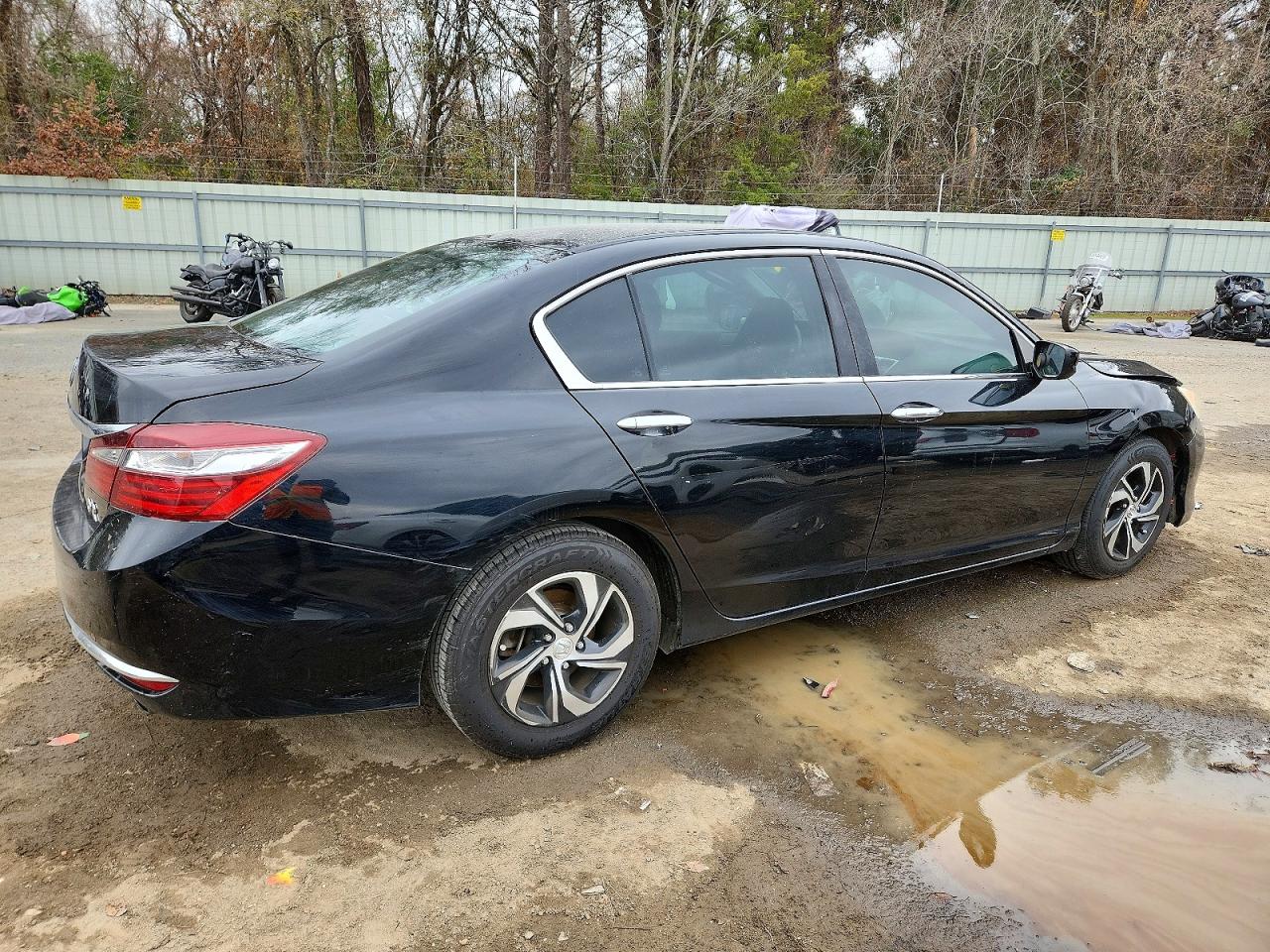 2017 HONDA ACCORD LX photo 7