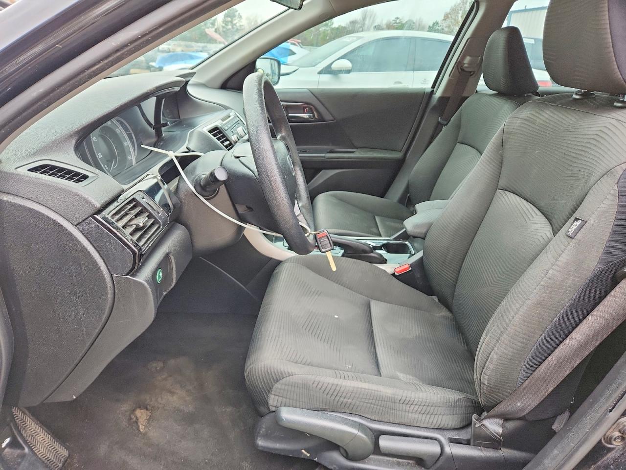 2017 HONDA ACCORD LX photo 19