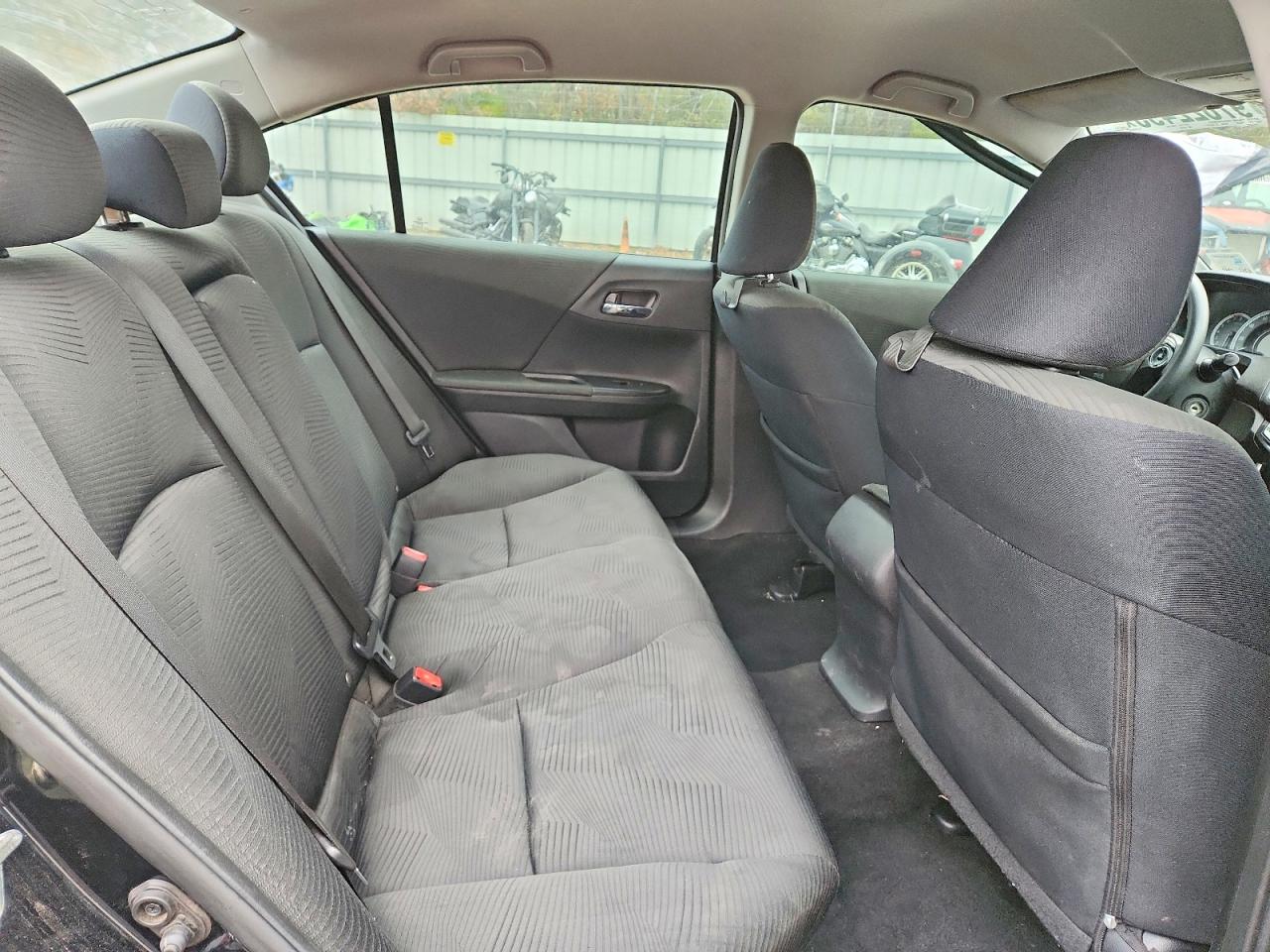 2017 HONDA ACCORD LX photo 28