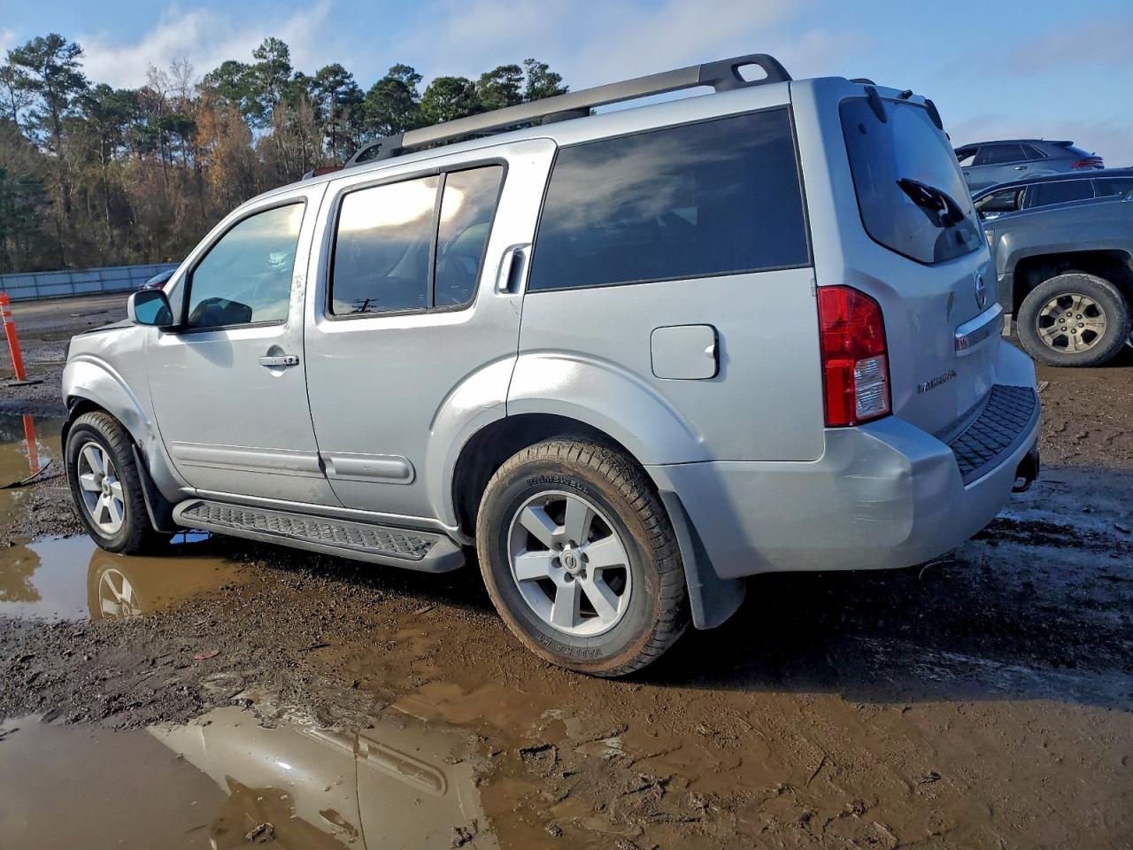 2008 NISSAN PATHFINDER S photo 2