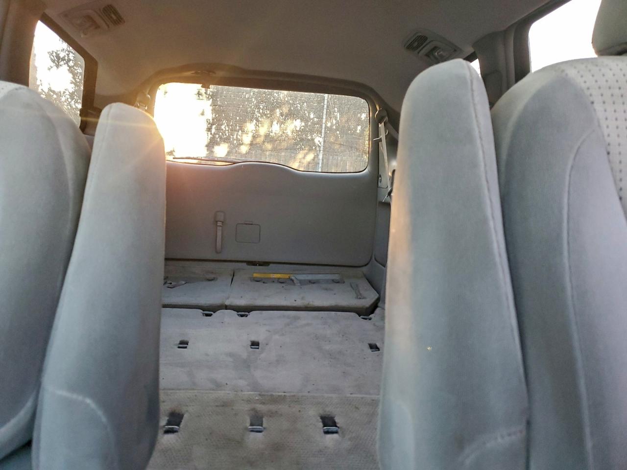 2009 TOYOTA SIENNA CE photo 10
