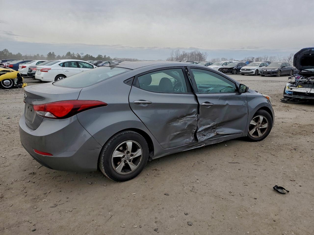 2014 HYUNDAI ELANTRA SE photo 3
