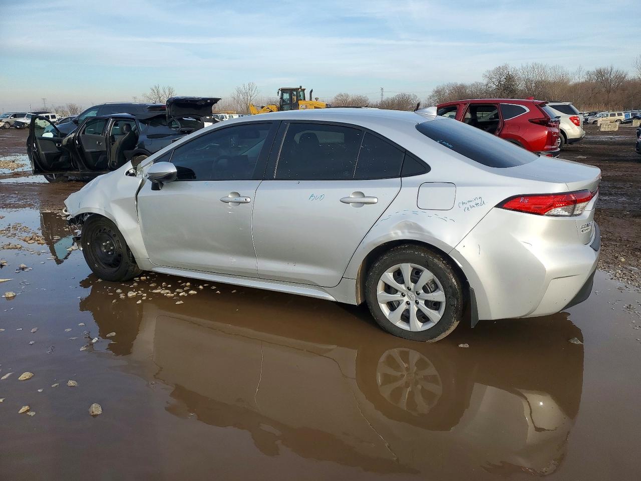 2023 TOYOTA COROLLA LE photo 2