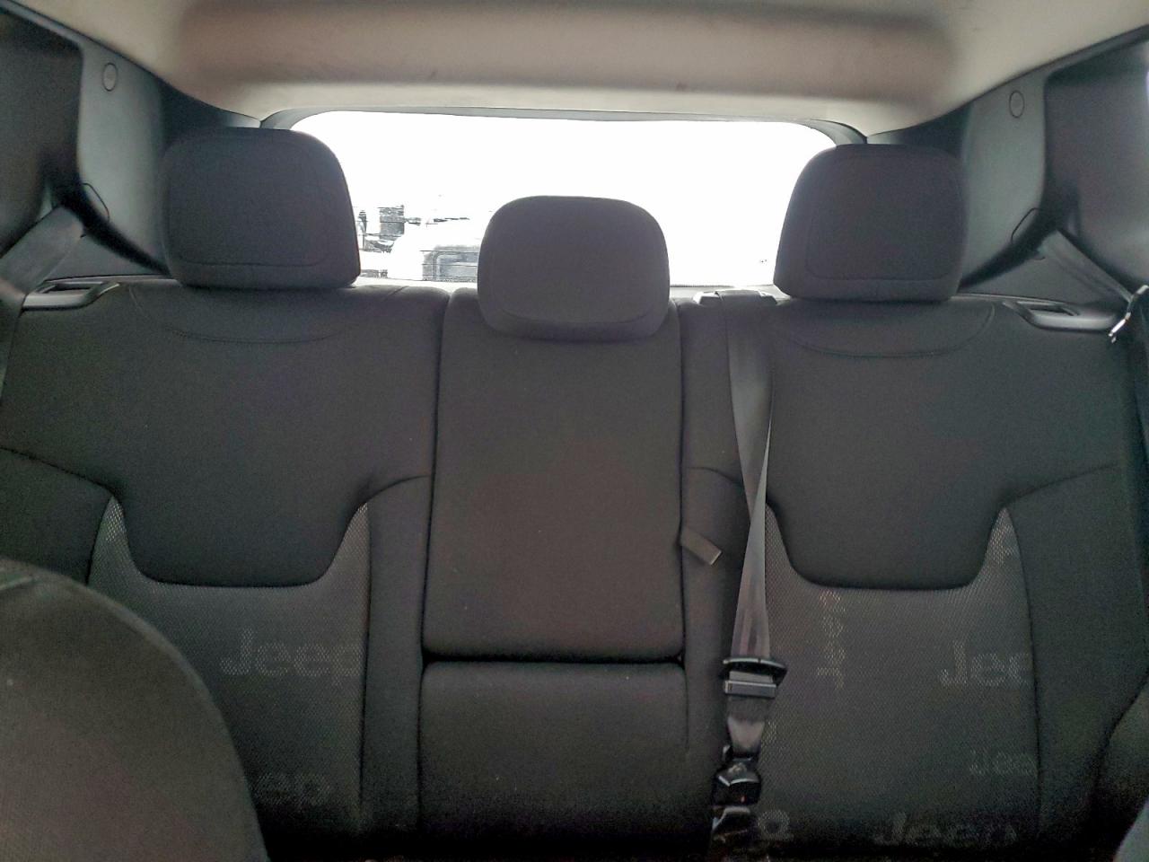 2015 JEEP RENEGADE LATITUDE photo 10