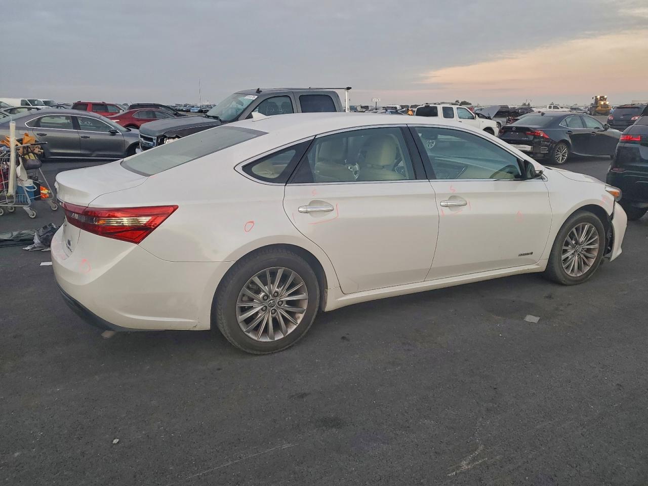 2016 TOYOTA AVALON HYBRID photo 3