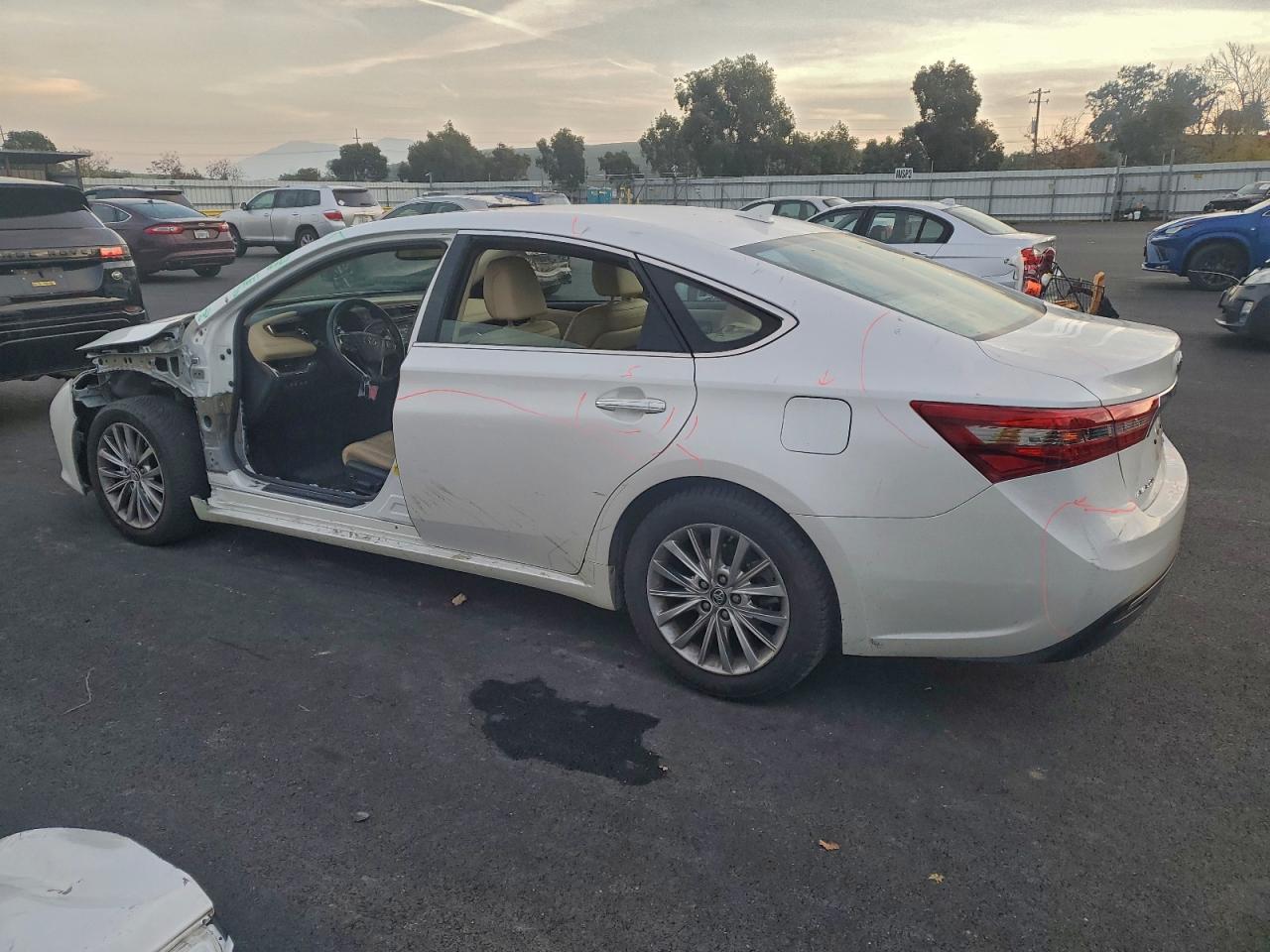 2016 TOYOTA AVALON HYBRID photo 2