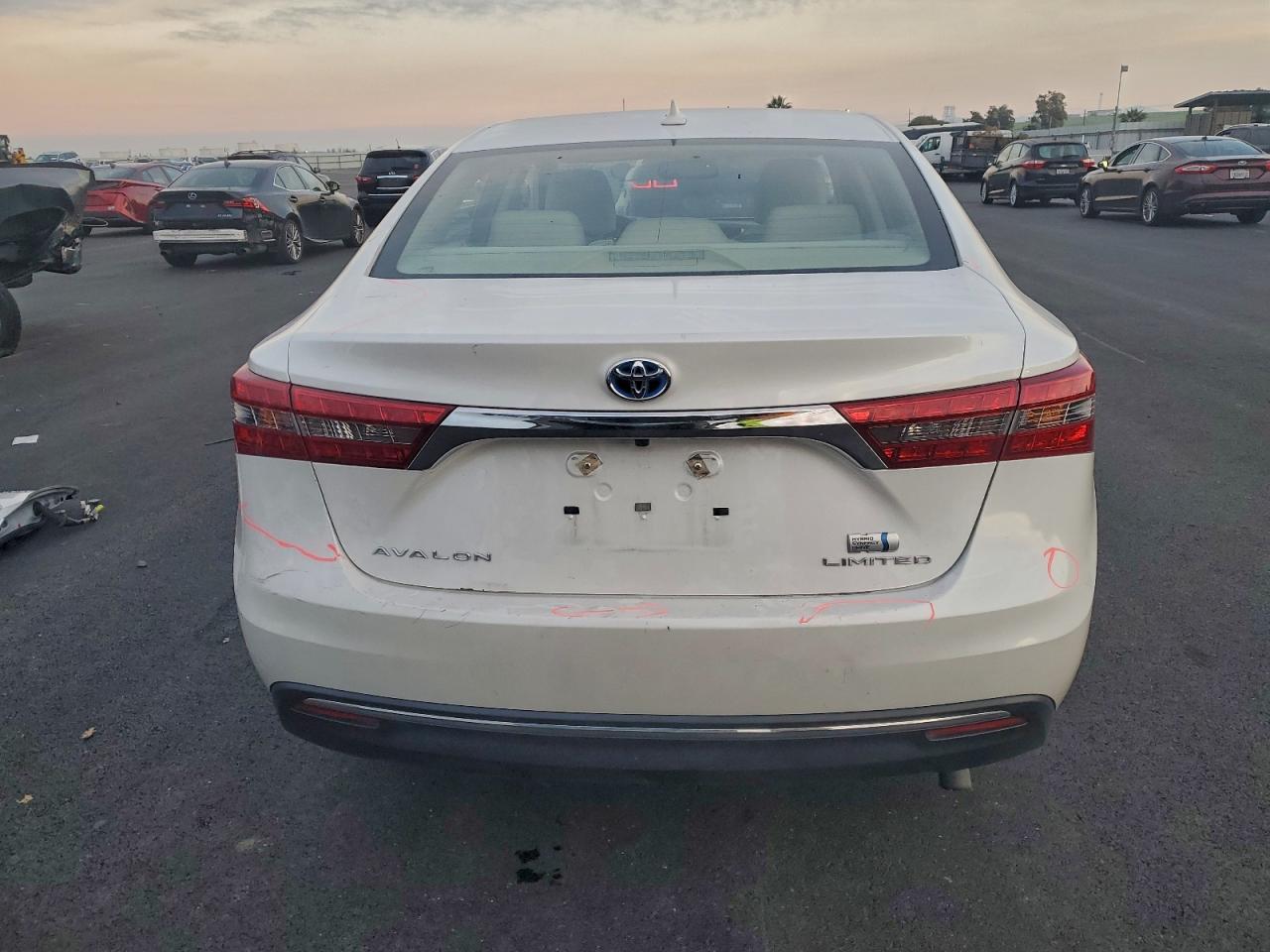2016 TOYOTA AVALON HYBRID photo 6