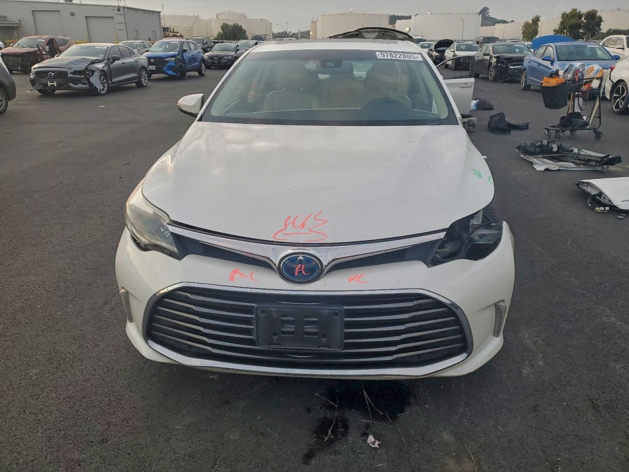 2016 TOYOTA AVALON HYBRID photo 5