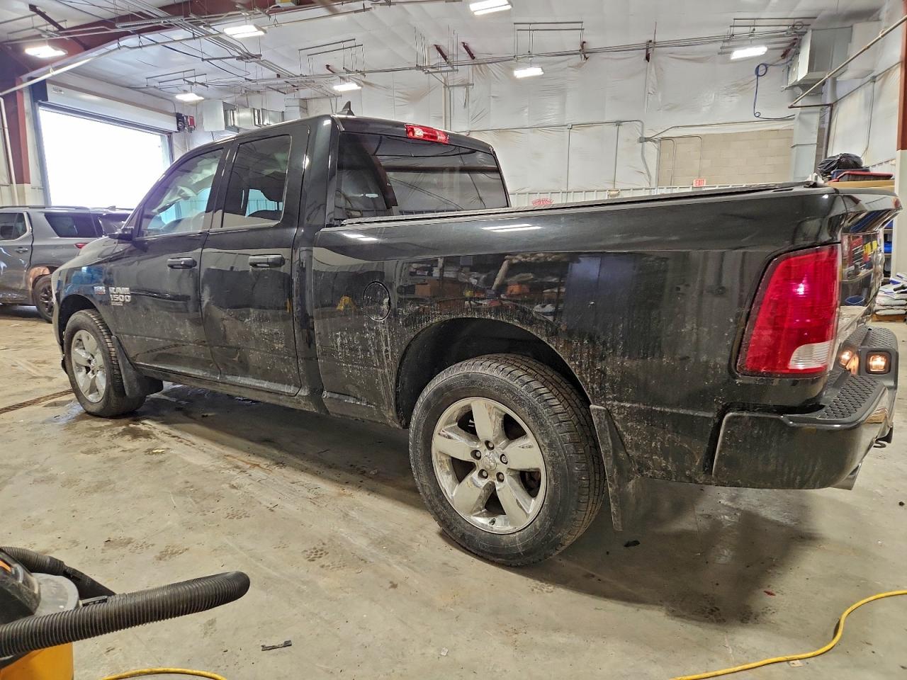 2019 RAM 1500 CLASSIC TRADESMAN photo 2