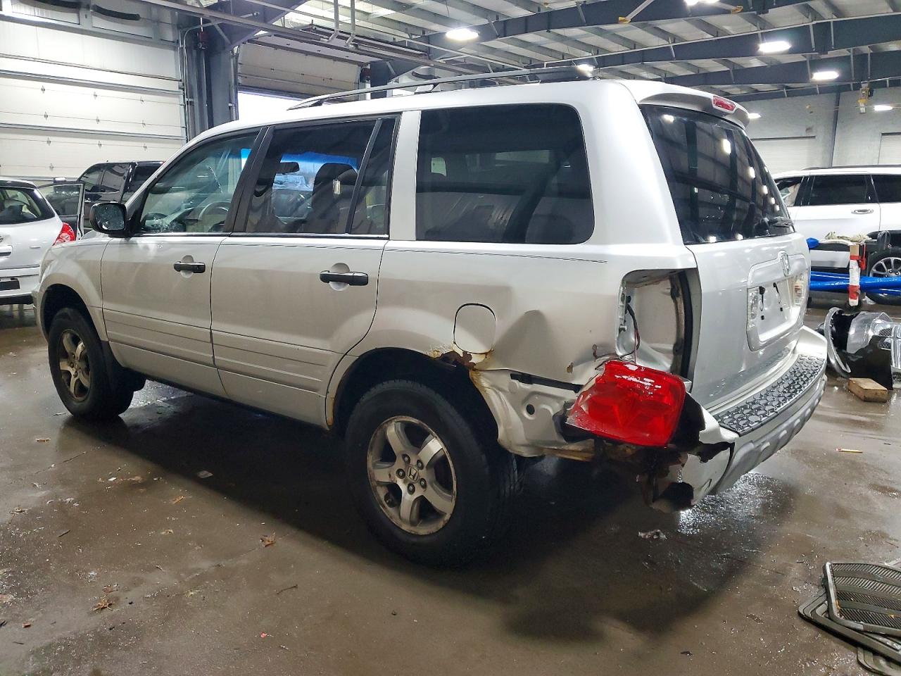 2004 HONDA PILOT EX photo 2
