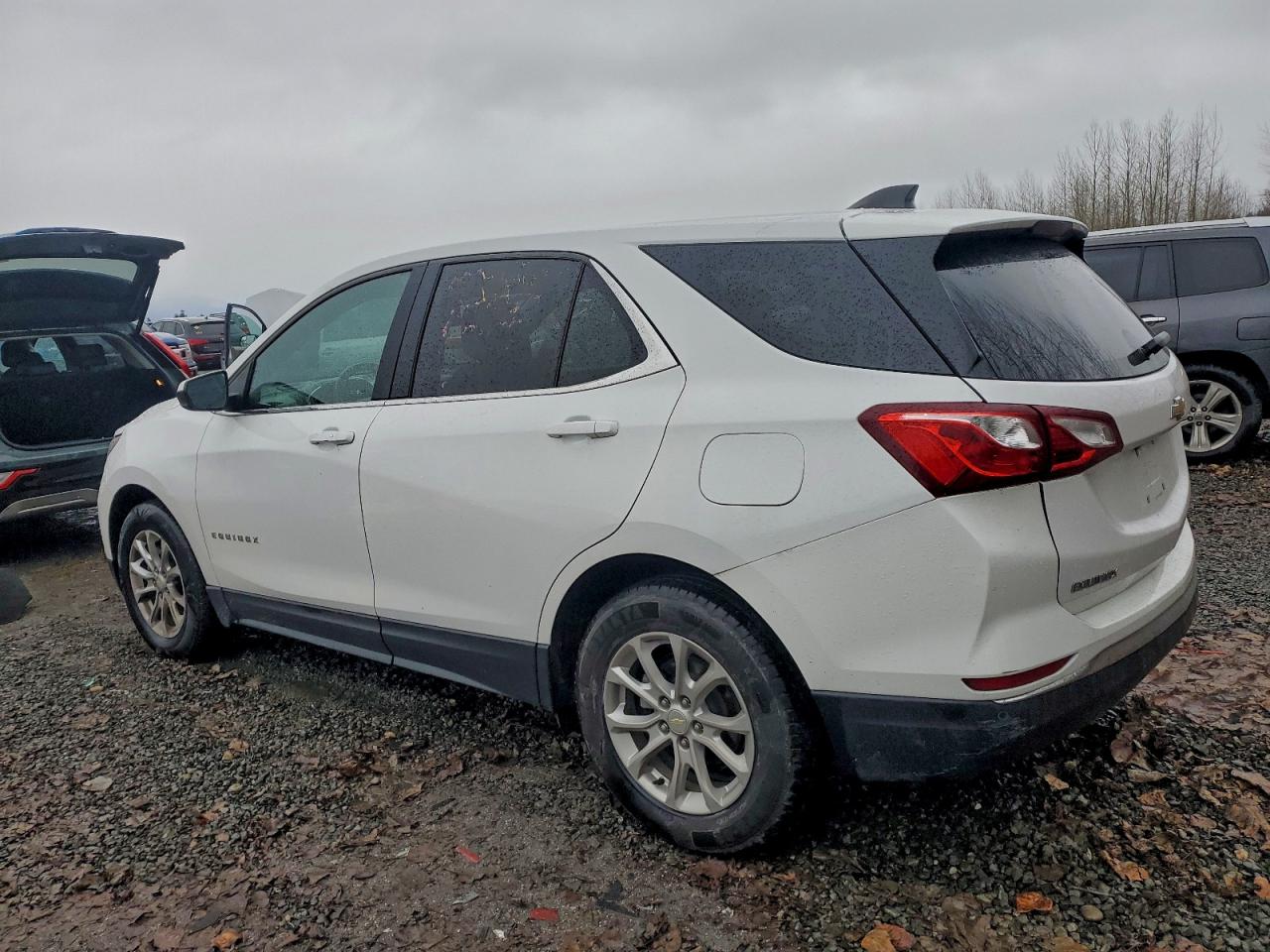 2020 CHEVROLET EQUINOX LT photo 2