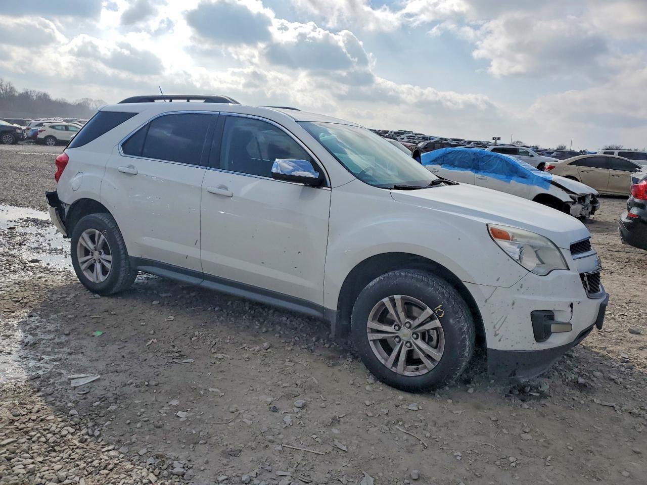 2015 CHEVROLET EQUINOX LT photo 4