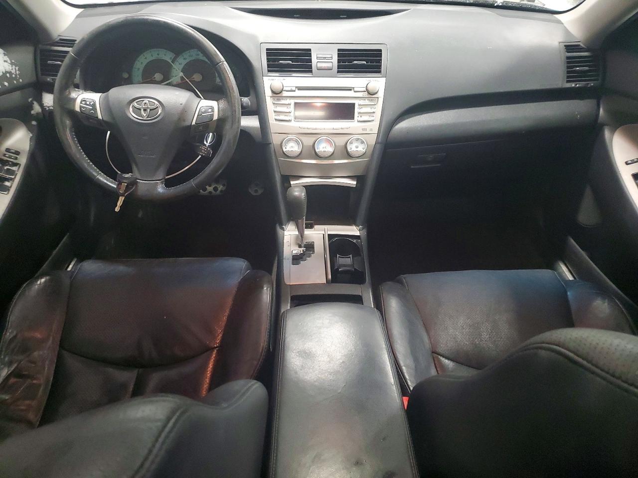 2010 TOYOTA CAMRY BASE photo 8
