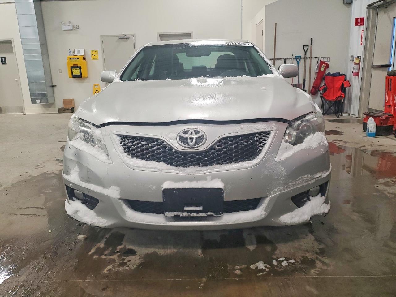 2010 TOYOTA CAMRY BASE photo 5